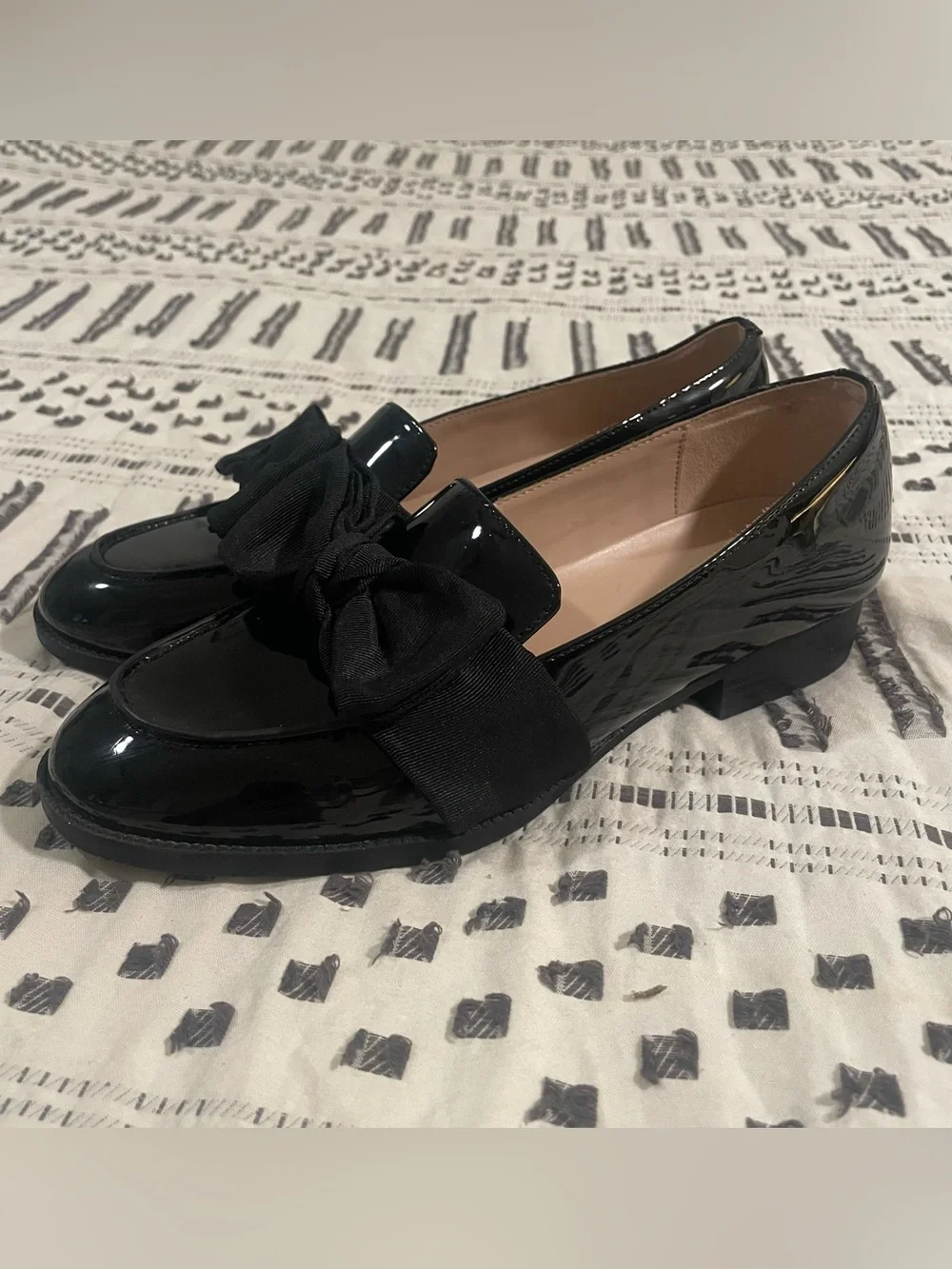 Bandolino Lindio Black Patent Leather Bow Tailored Dress Loafers 7M